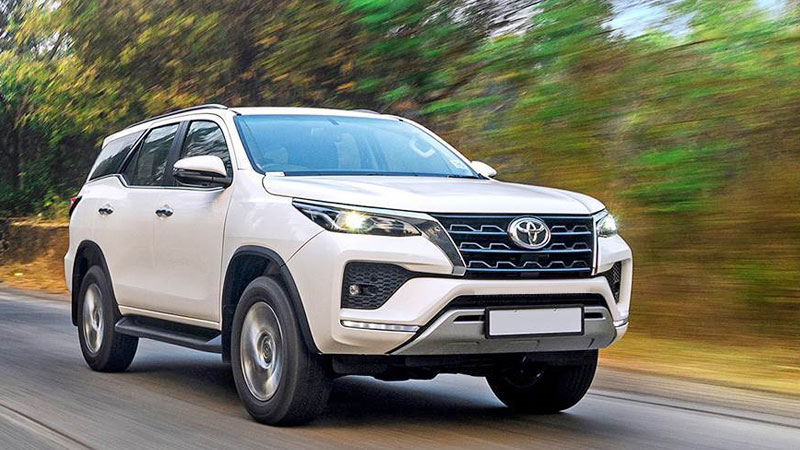 Toyota Fortuner 4×4 automated luxurious car on rent in Chandigarh for Self drive