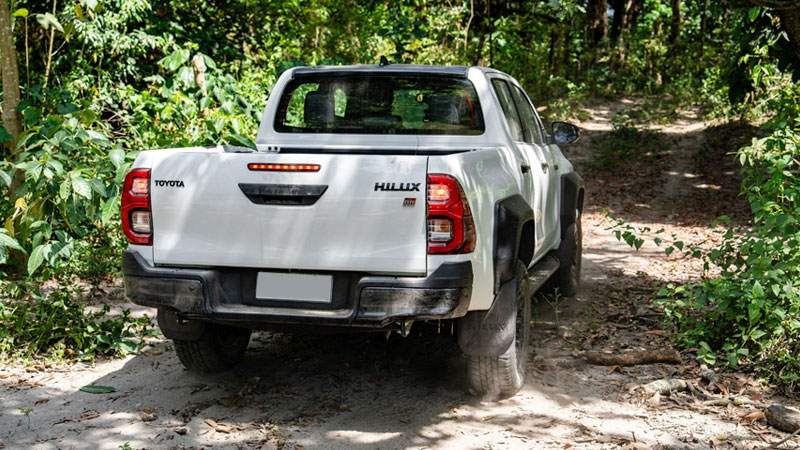 Why Toyota Hilux 2.8L 4x4 AT DSL is Perfect for Off-Road Adventures